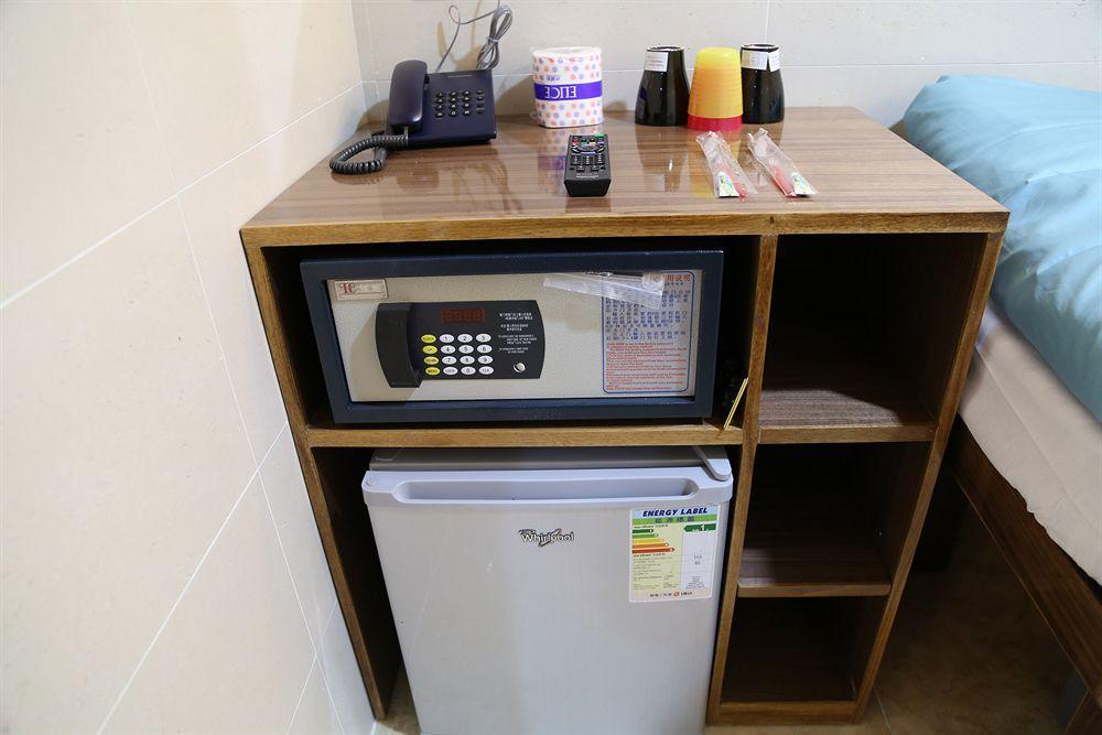 New Tokyo Hostel Hong Kong Dış mekan fotoğraf