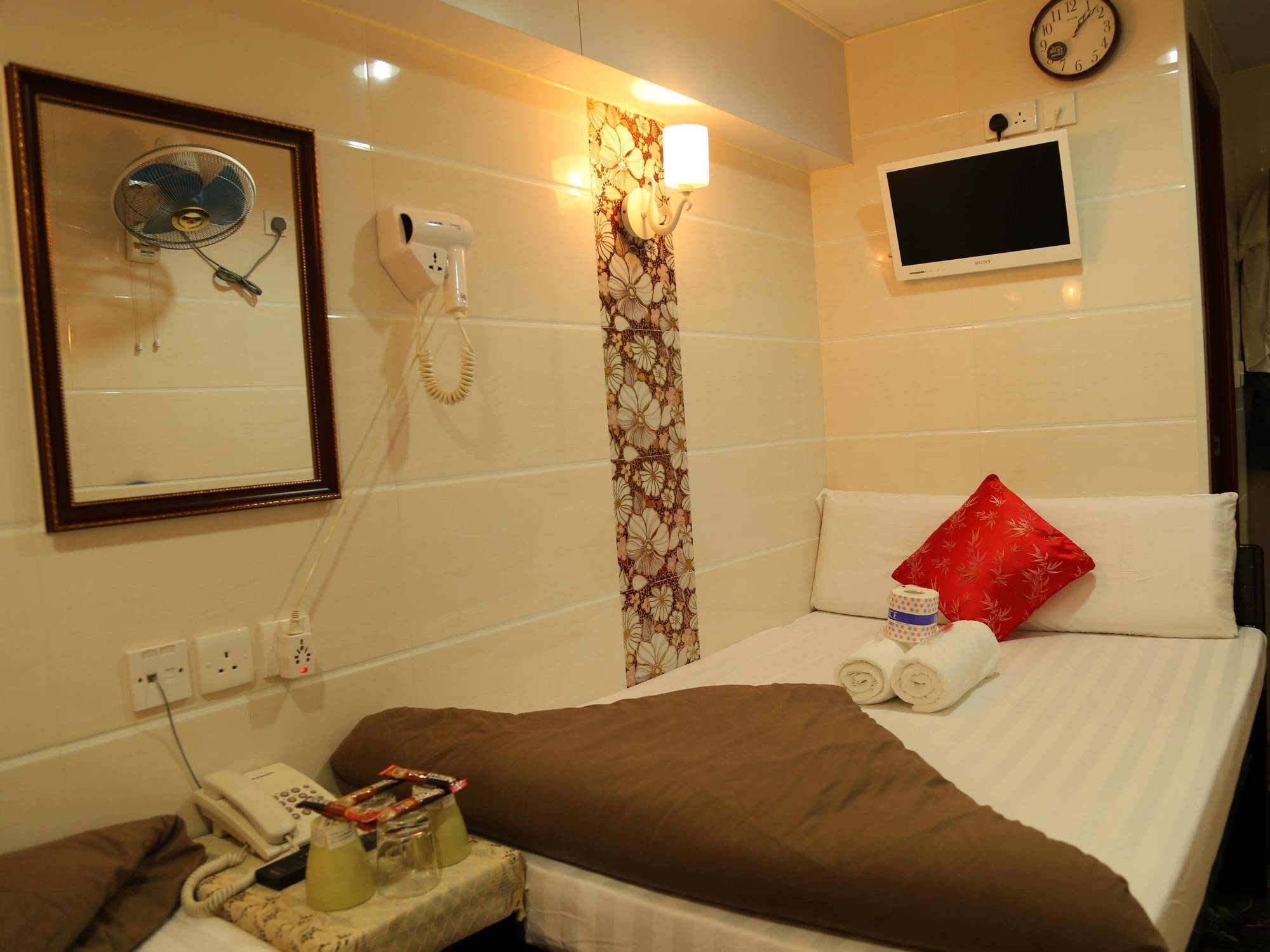 New Tokyo Hostel Hong Kong Dış mekan fotoğraf
