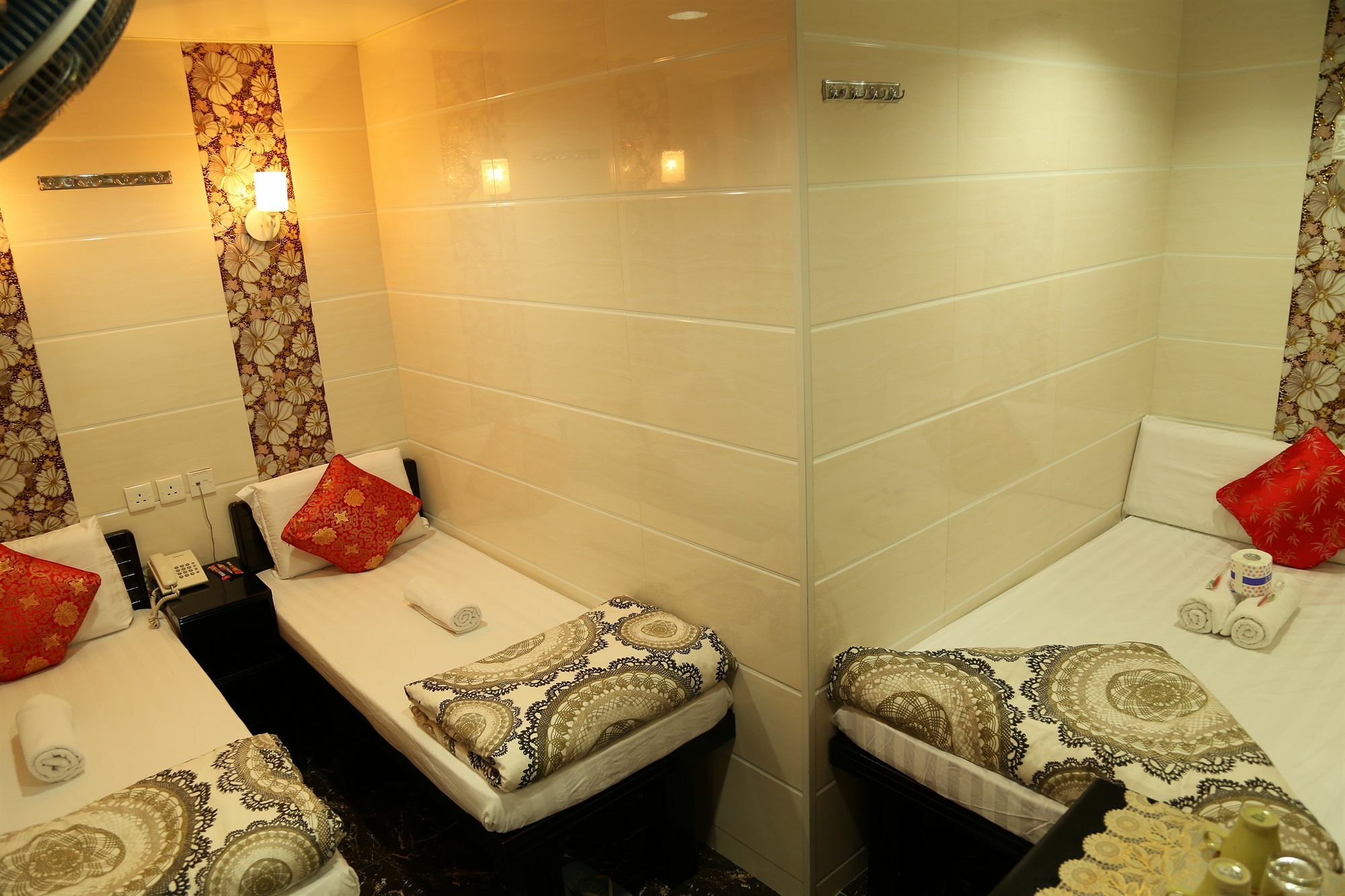 New Tokyo Hostel Hong Kong Dış mekan fotoğraf