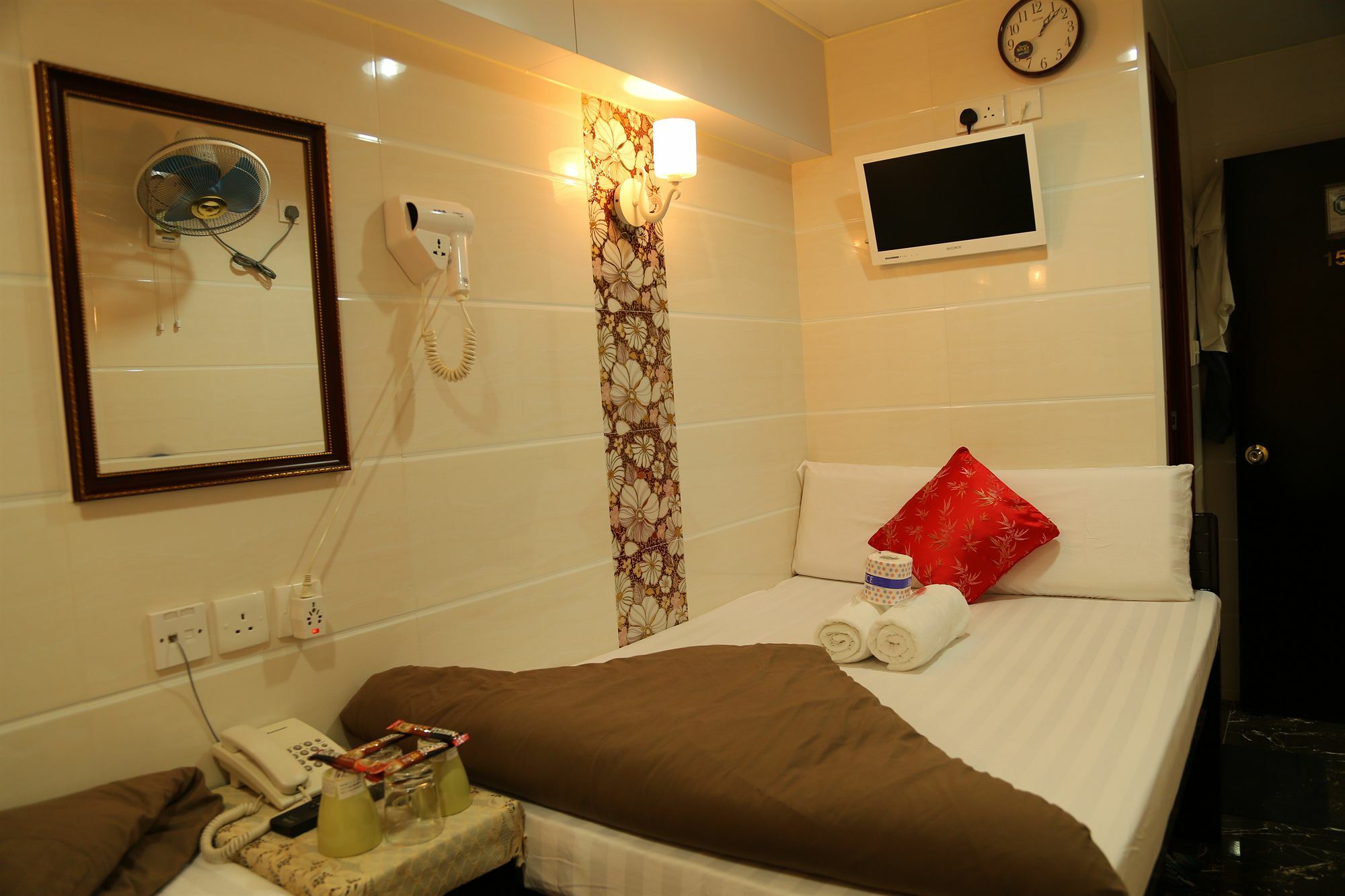 New Tokyo Hostel Hong Kong Dış mekan fotoğraf